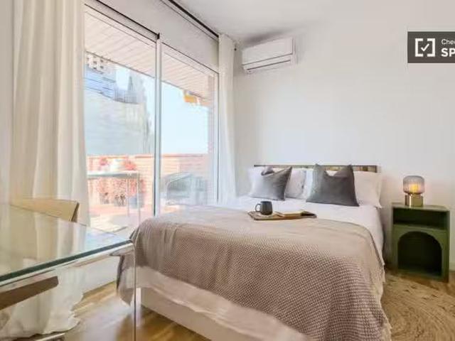 Habitación en piso compartido en barcelona