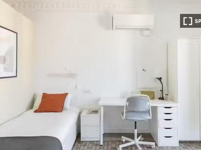 Habitación en piso compartido en barcelona