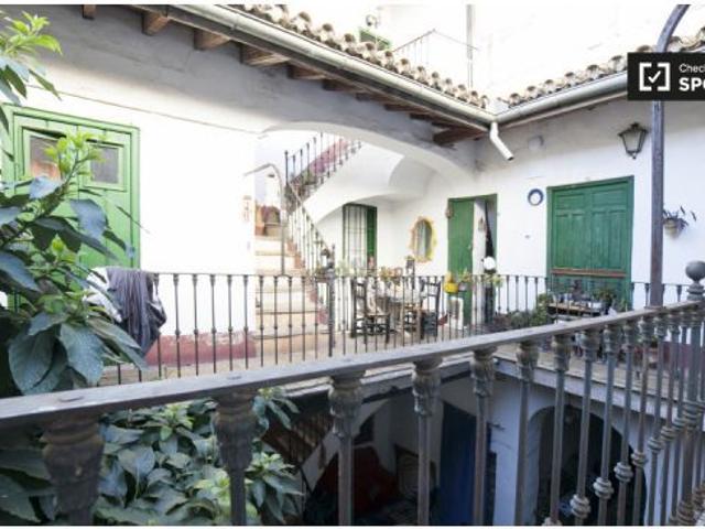 Habitación en piso compartido en Casco Antiguo, Sevilla