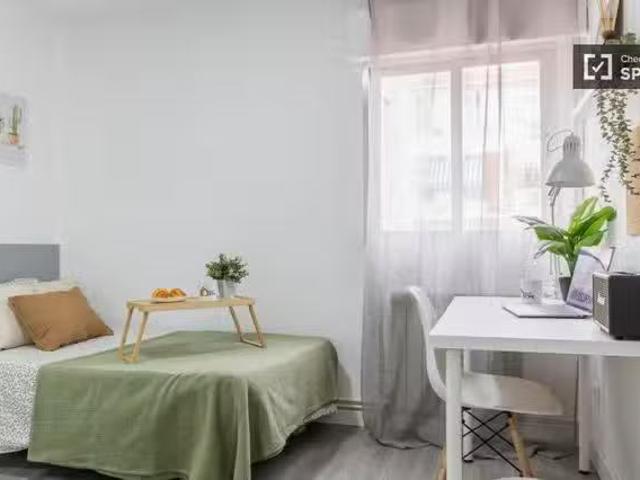 Habitación en piso compartido en Casco Histórico de Vicálvaro.