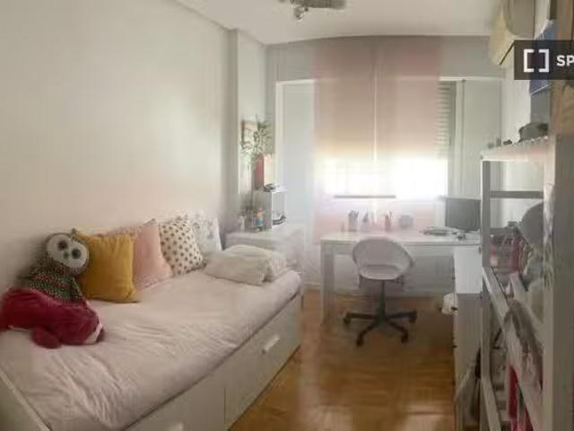 Habitación en piso compartido en Ciudad Jardín, Madrid