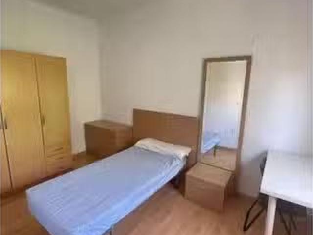 Habitación en piso compartido en el Barrio León, Sevilla