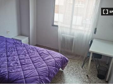 Habitación en piso compartido en Granada