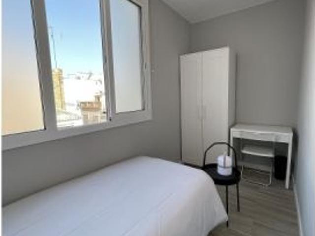 Habitación en piso compartido en LHospitalet de Llobregat