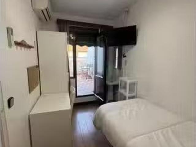 Habitación en piso compartido en madrid