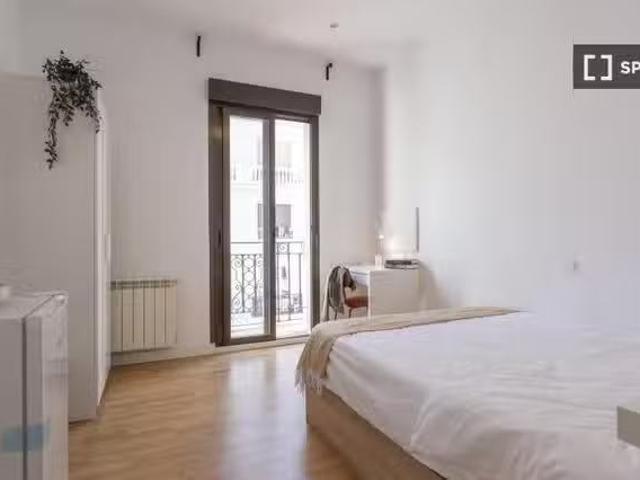 Habitación en piso compartido en Ríos Rosas, Madrid