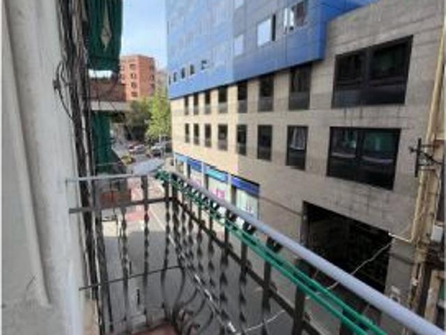 Habitación en piso compartido recién reformado en Barcelona