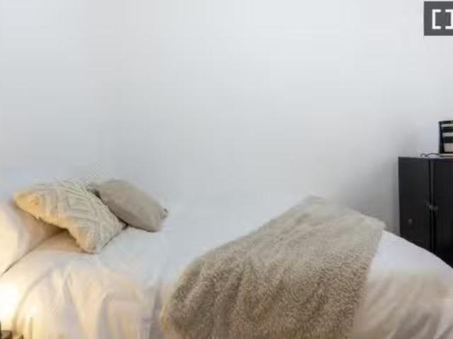 Habitación en piso compartido, Ríos Rosas, Madrid