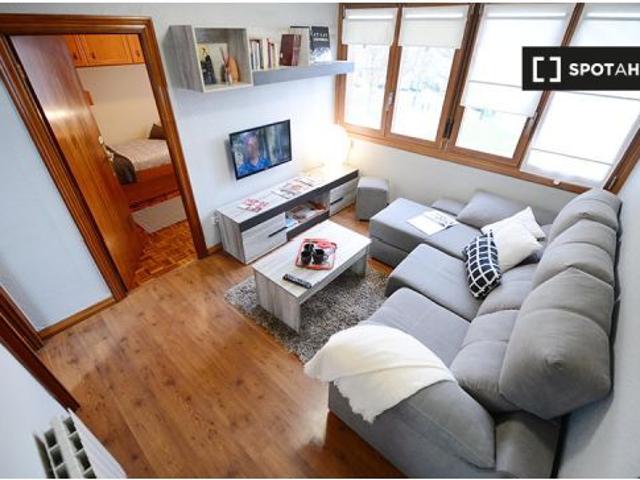 Habitación en piso de 3 dormitorios en Otxarkoaga, Bilbao