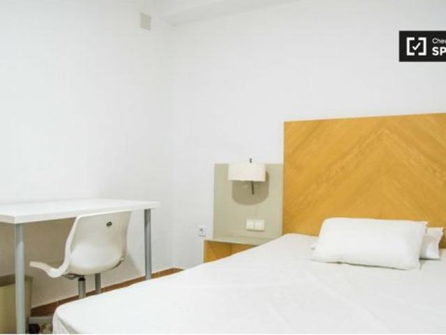 Habitación en piso de 5 habitaciones en Benimaclet, Valencia