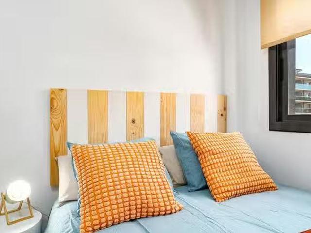 Habitación en Plaça Creu de Coll Fava