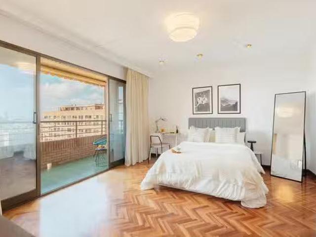 Habitación en Plaza Mestre Ripoll, La Carrasca