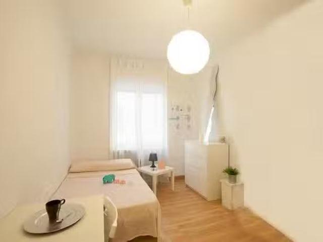 Habitación en Plaza de Manuel Becerra, Guindalera