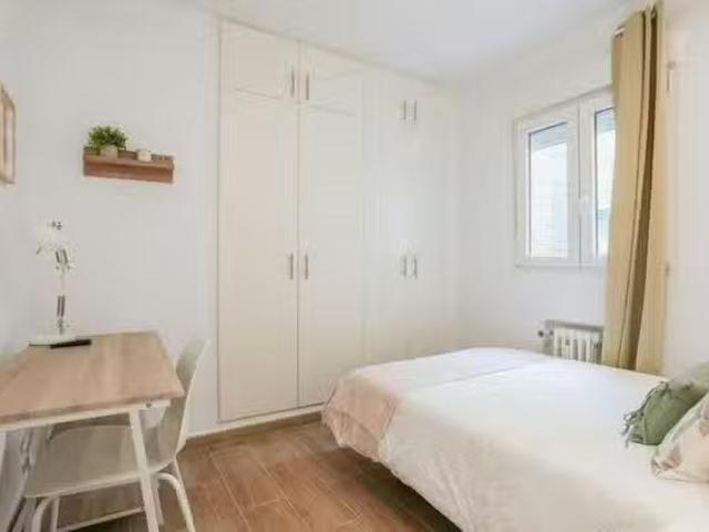 Habitación en Plaza de José Moreno Villa, Moncloa Aravaca