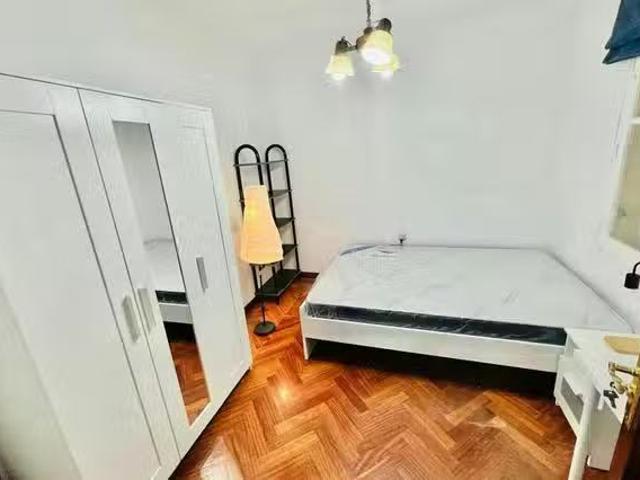 Habitación en Plaza de Luca de Tena, Palos de Moguer