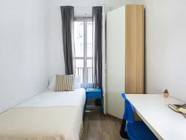 Habitación en Plaza de la Marina Española