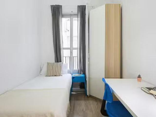 Habitación en Plaza de la Marina Española, Palacio