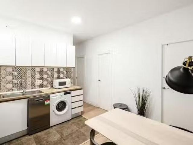 Habitación en Plaza de Tirso de Molina, Centro