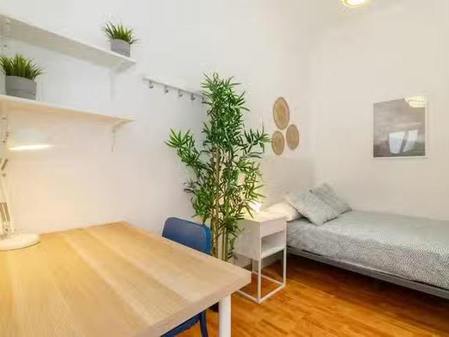 Habitación en Ronda de la Universitat, Dreta de l'Eixample