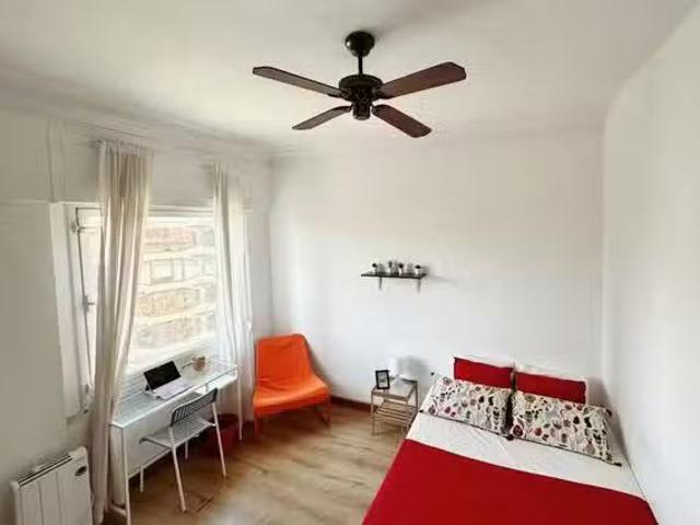 Habitación en Ronda de Sant Pere, Dreta de l'Eixample