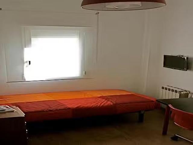 Habitación en Ronda de Segovia, Palacio