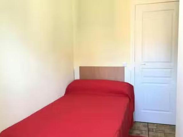 Habitación en Ronda de Valencia, Centro