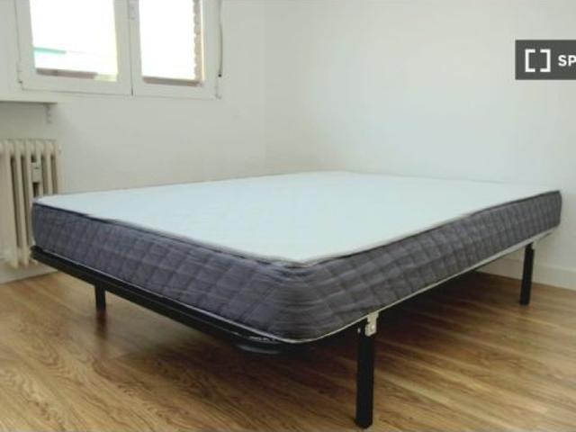 Habitación en un apartamento compartido de 3 habitaciones en alquiler en Pueblo Nuevo