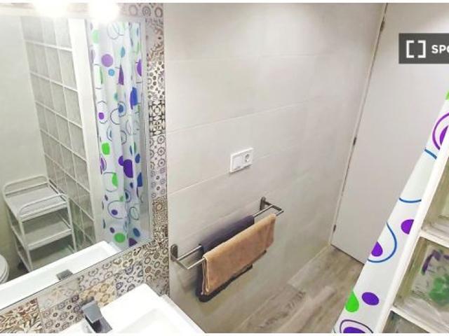 Habitación en un apartamento compartido de 3 habitaciones en Vistafranca, en alquiler