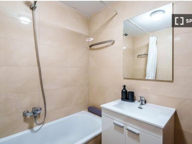 Habitación en un apartamento compartido de 10 habitaciones en alquiler en Cruz del Humilladero