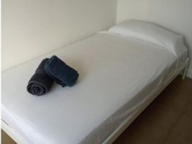 Habitación en un apartamento compartido de 1 dormitorio en alquiler en Oliveros