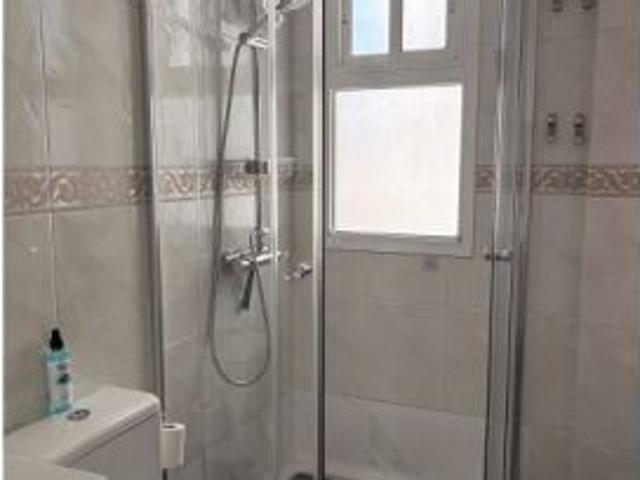 Habitación en un apartamento compartido de 1 dormitorio en alquiler en Alcaravaneras