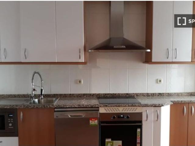 Habitación en un apartamento compartido de 1 dormitorio en alquiler en Cortés