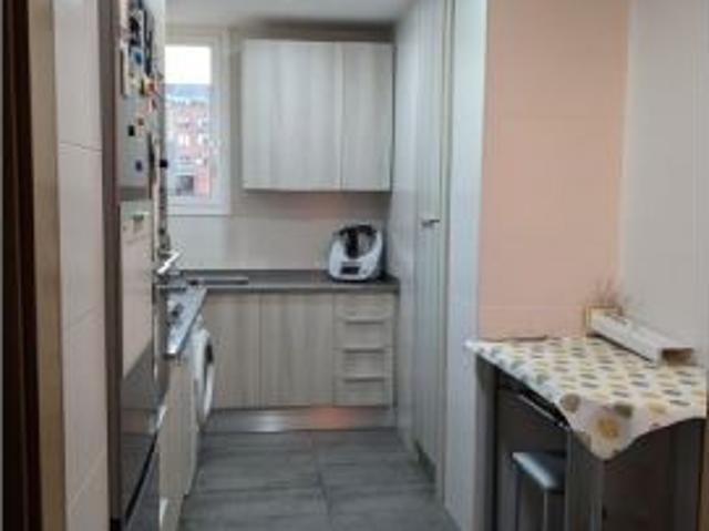 Habitación en un apartamento compartido de 1 dormitorio en alquiler en El Poble Sec