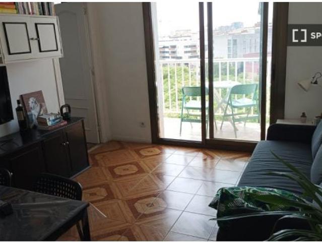 Habitación en un apartamento compartido de 1 dormitorio en alquiler en Hostafrancs