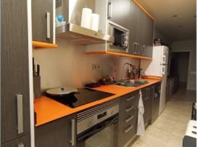 Habitación en un apartamento compartido de 1 dormitorio en alquiler en Horta