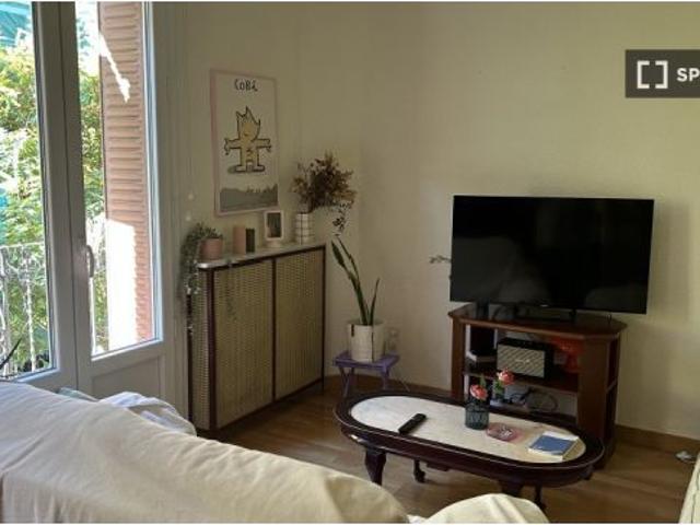 Habitación en un apartamento compartido de 1 dormitorio en alquiler en Ríos Rosas
