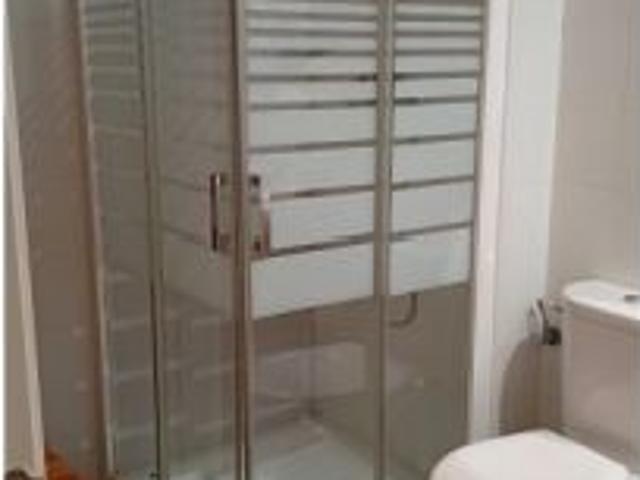 Habitación en un apartamento compartido de 1 dormitorio en alquiler en Santa Clara, todos los gastos