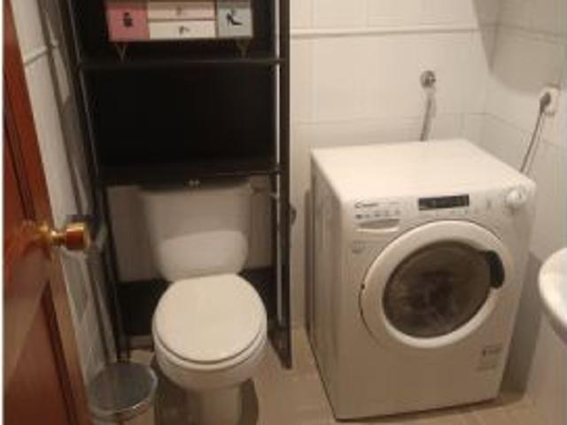 Habitación en un apartamento compartido de 1 dormitorio en alquiler en Triana
