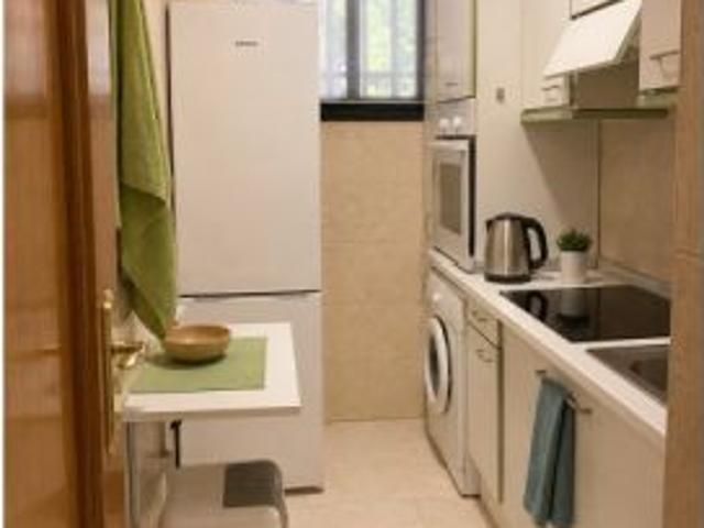 Habitación en un apartamento compartido de 1 dormitorio en Imperial, en alquiler