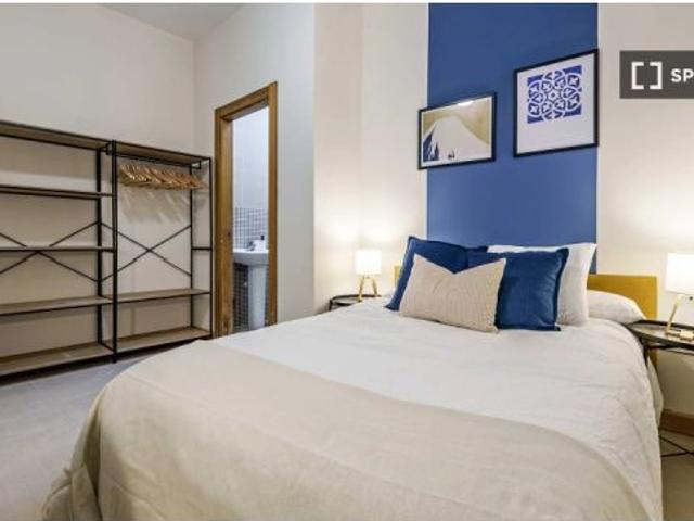 Habitación en un apartamento compartido de 20 habitaciones en alquiler en el Centro Histórico, se ac
