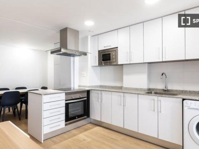 Habitación en un apartamento compartido de 2 habitaciones en alquiler en Burjassot