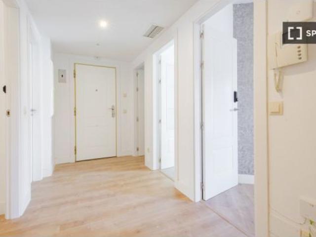 Habitación en un apartamento compartido de 7 habitaciones en alquiler en Peñagrande