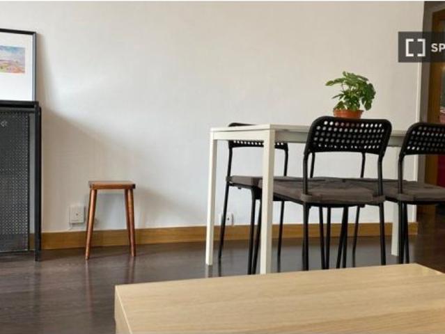 Habitación en un apartamento compartido de 4 habitaciones en alquiler en Acacias