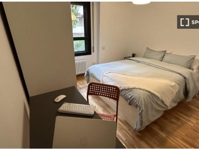 Habitación en un apartamento compartido de 4 habitaciones en alquiler en Valverde, gastos incluidos