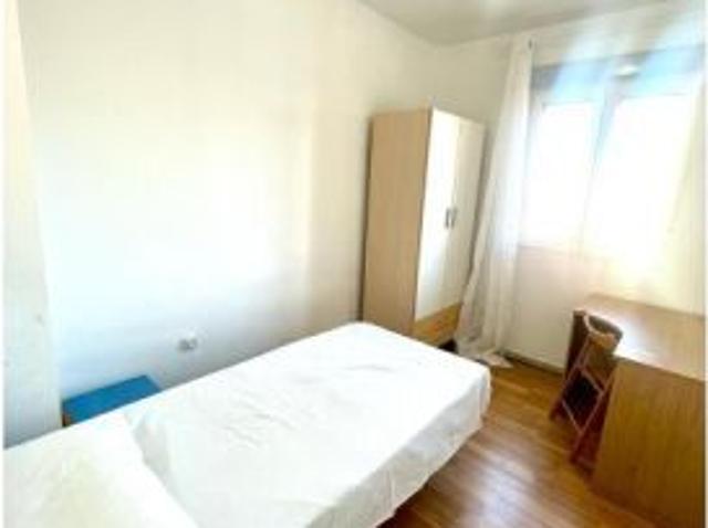 Habitación en un apartamento compartido de 5 habitaciones en Cartagena, todos los gastos incluidos