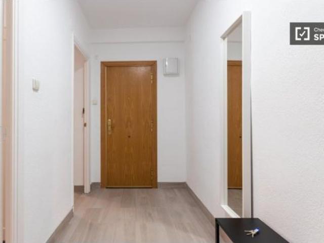 Habitación en un apartamento compartido de 5 habitaciones en alquiler en Camí Fondo