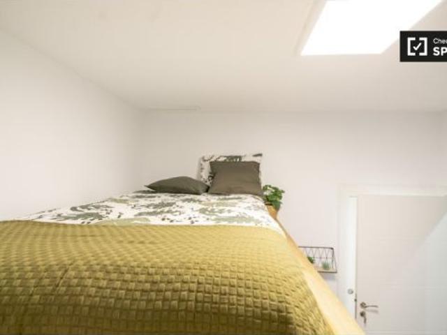 Habitación en un apartamento compartido de 6 habitaciones en alquiler en Torrent