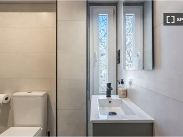 Habitación en un apartamento compartido de 6 habitaciones en Pueblo Nuevo, no se admiten parejas