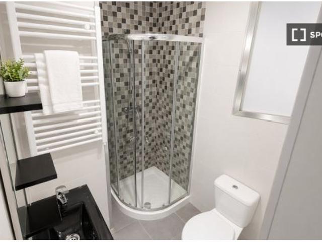 Habitación en un piso compartido de 4 habitaciones en alquiler en Valdezarza, no se admiten mascotas