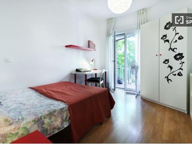 Habitación en un piso compartido de 4 habitaciones en alquiler en Embajadores, ideal para profesiona